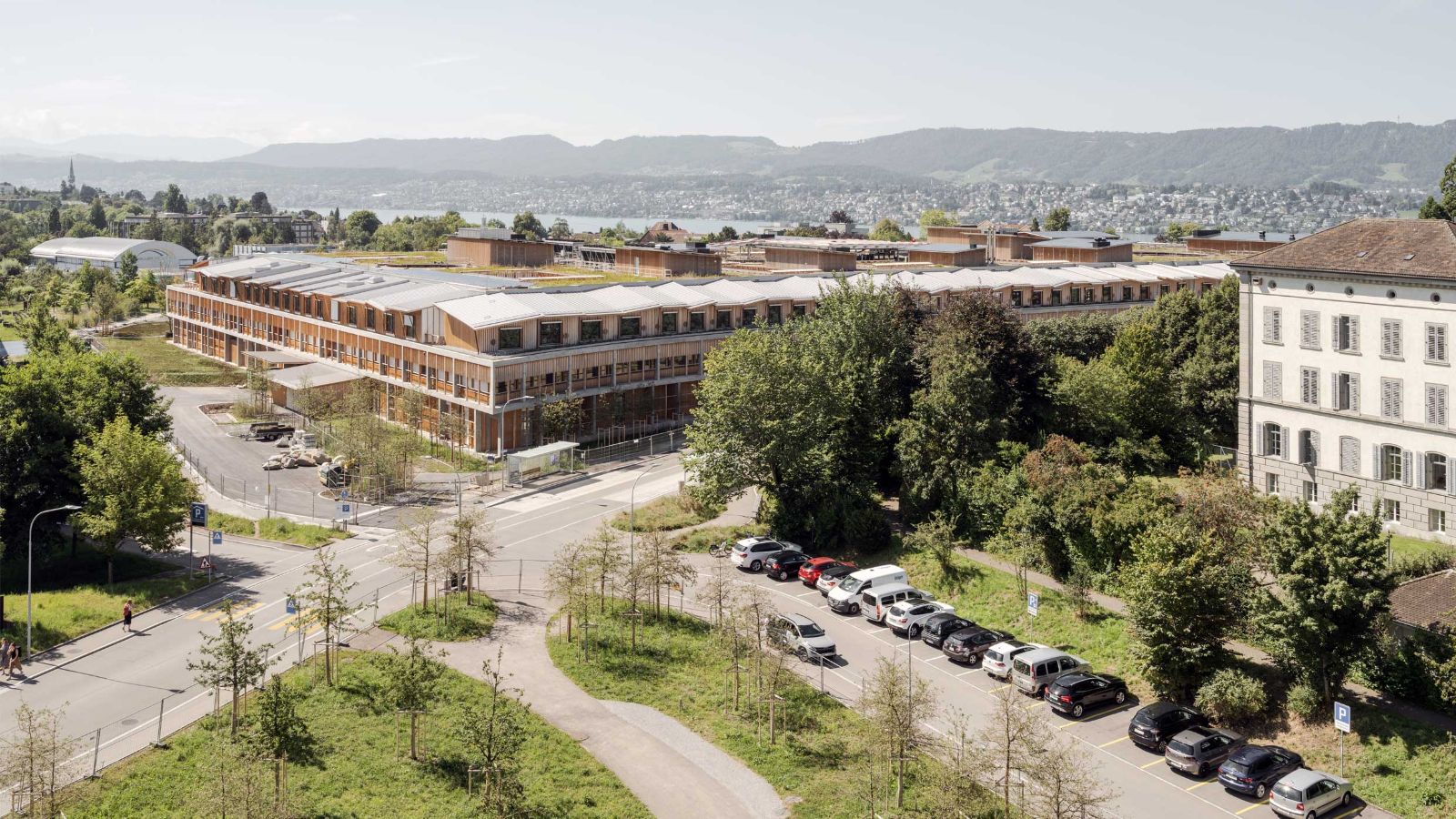 Ausblick vom neuen Forschungsgebäude auf das Universitäts-Kinderspital. (Foto: Maris Mezulis)